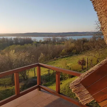 Nyaraló Kőrózsa Tihany