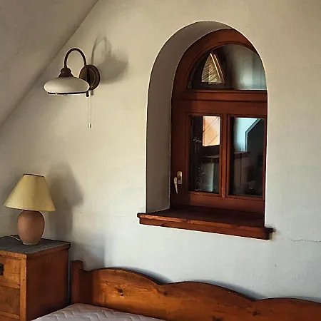 Nyaraló Kőrózsa